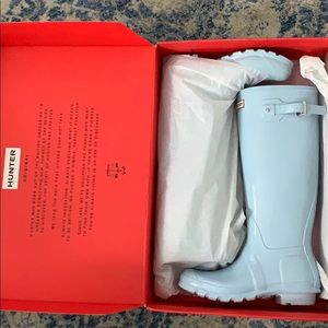Original Tall Gloss Hunter Rain Boot. Wms size 9.